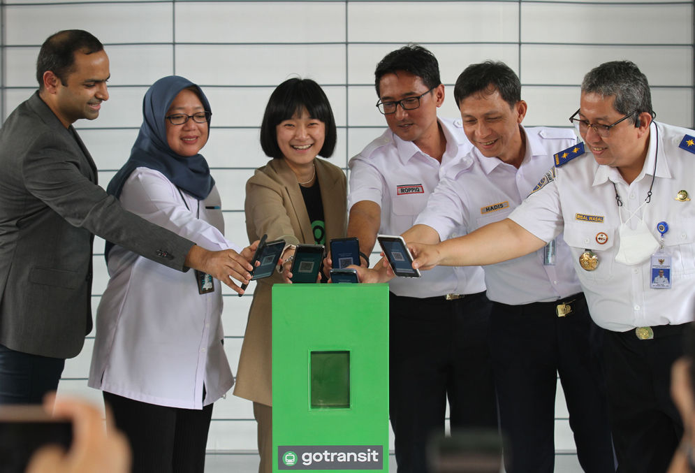Makin Praktis dan Mudah, Beli Tiket KRL Commuter Line Kini Bisa di Aplikasi Gojek